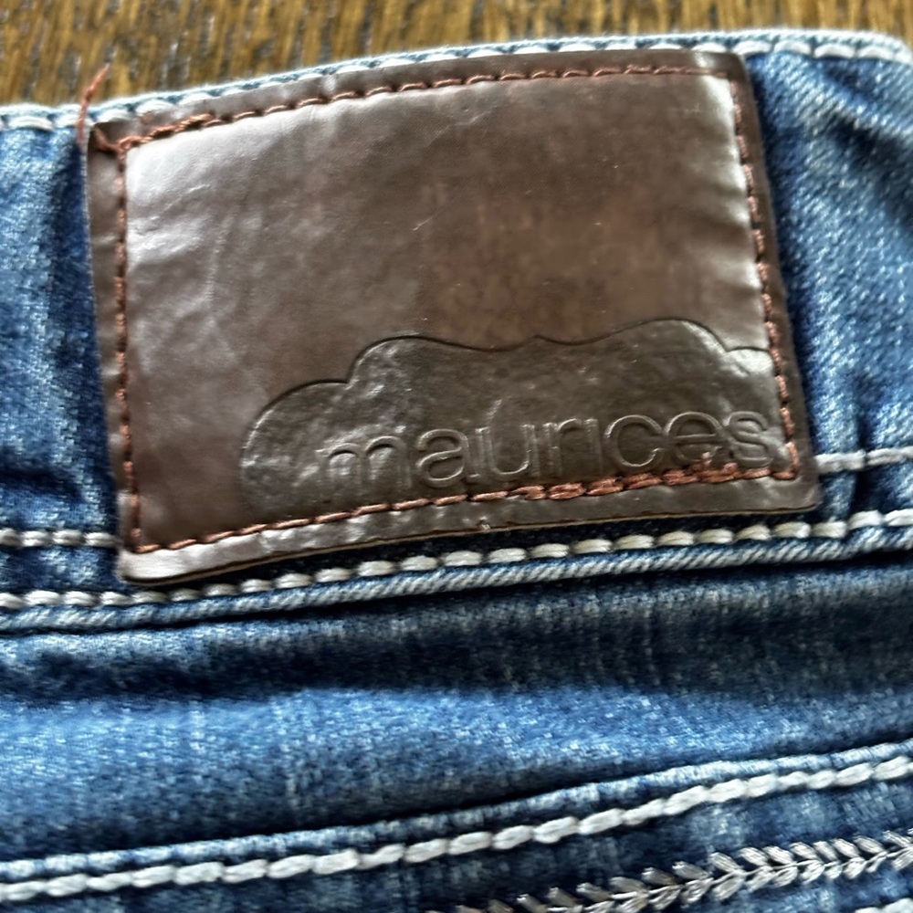 Maurices‎ Jeans Embellished Flap Pockets L-R Medium Wash Denim Stretch - Picture 8 of 10